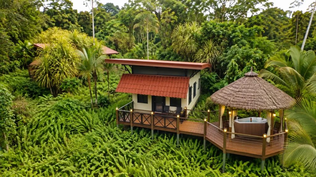 JUNGLE SUITE IDEA JACUZZI RAINFOREST BOCA TAPADA -MAQUENQUE LODGE
